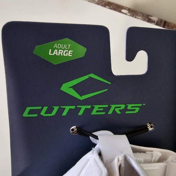 Men's Extreme Grip Gloves - White - Picture 10 of 10